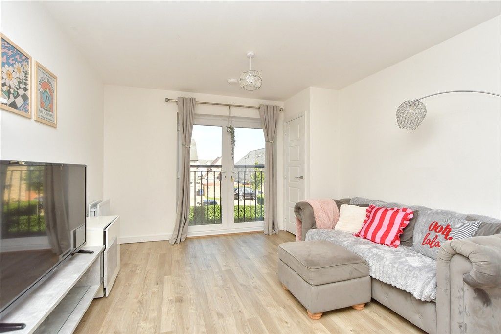 Property photo 2 of 9 Kitchen/ Living Area