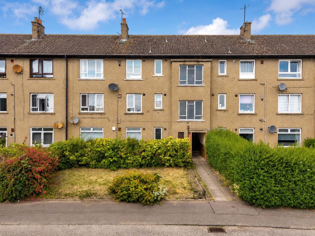 Property photo 1 of 13 94A Kemnay Gardens Dundee-1.Jpg