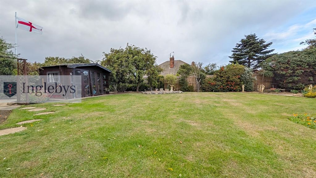 Property photo 3 of 33