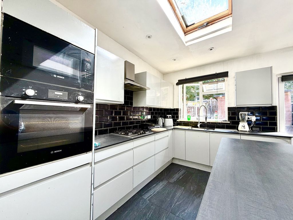 Property photo 3 of 11 Not Specified