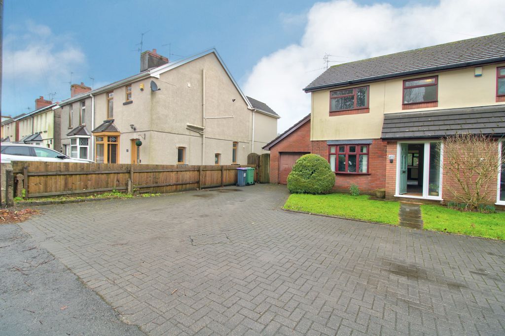 Property photo 1 of 15 550C47Fb-7429-42F5-Ae7A-03B0767B1089