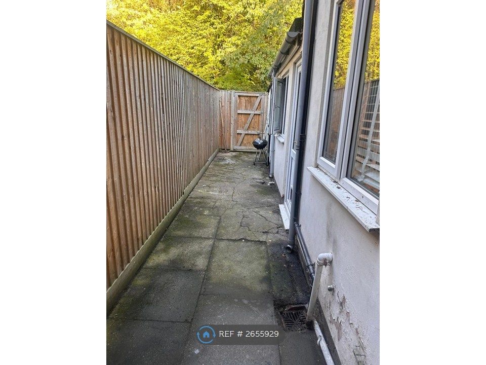 Property photo 2 of 27