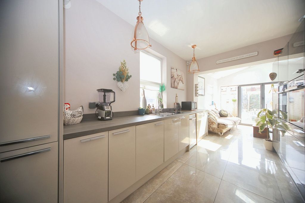 Property photo 2 of 24