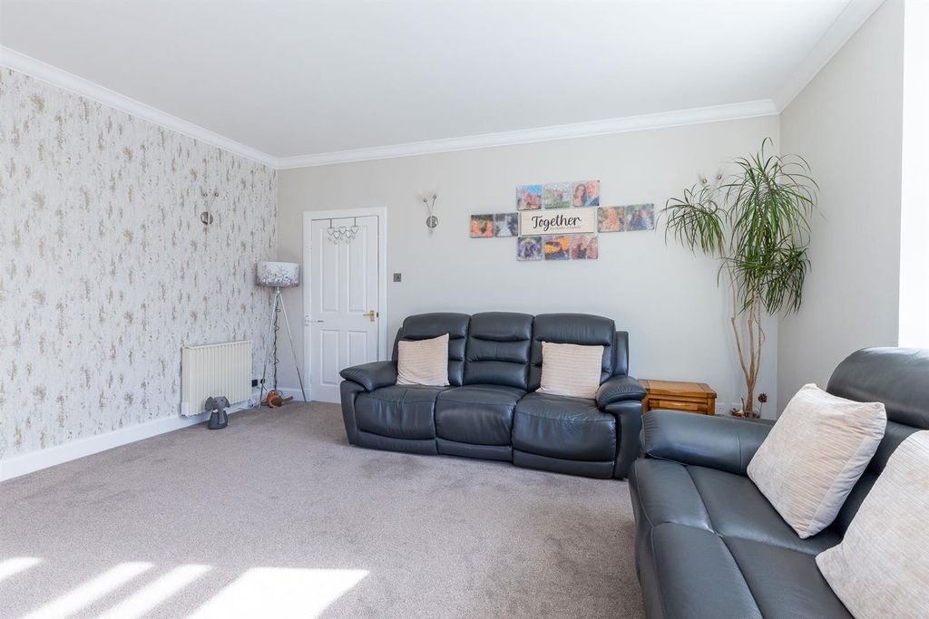 Property photo 3 of 21 S003.Jpg