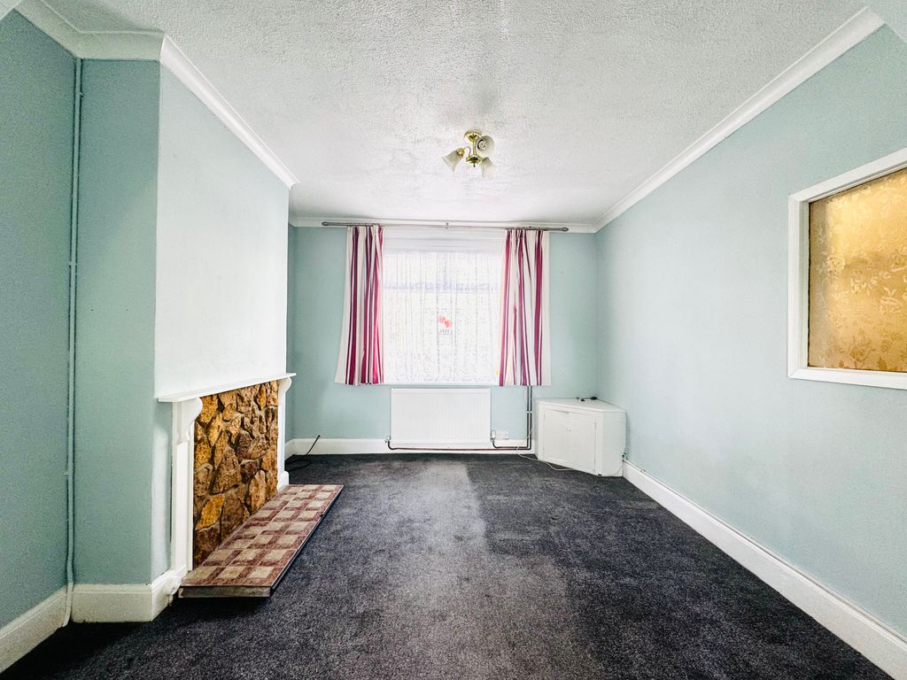 Property photo 2 of 18 Image