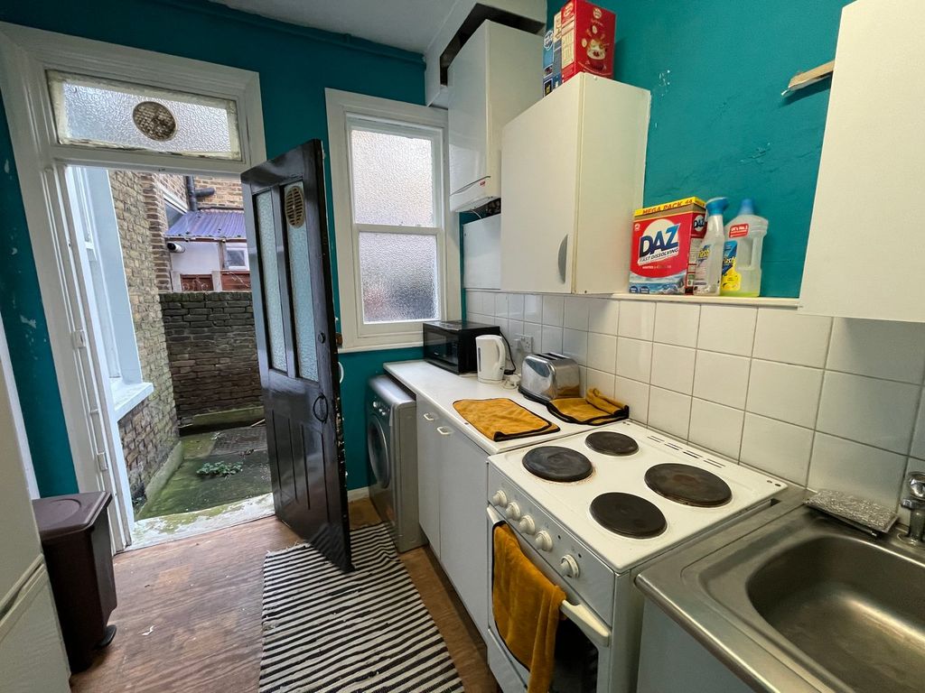 Property photo 3 of 4