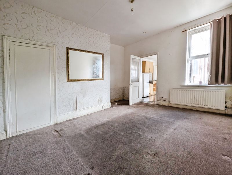 Property photo 3 of 14 Photo 6