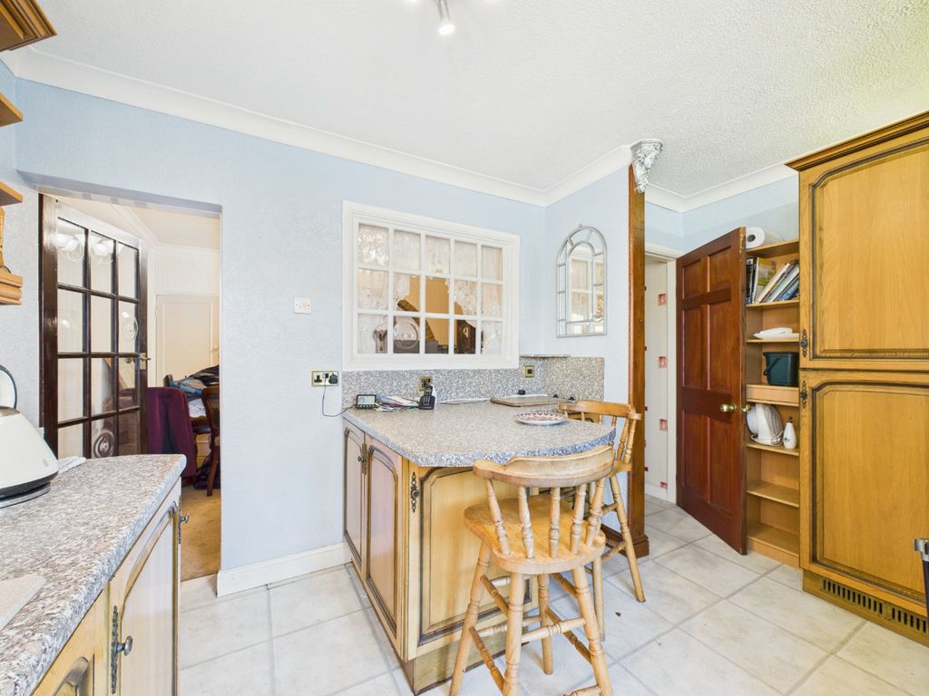 Property photo 3 of 12 4653138