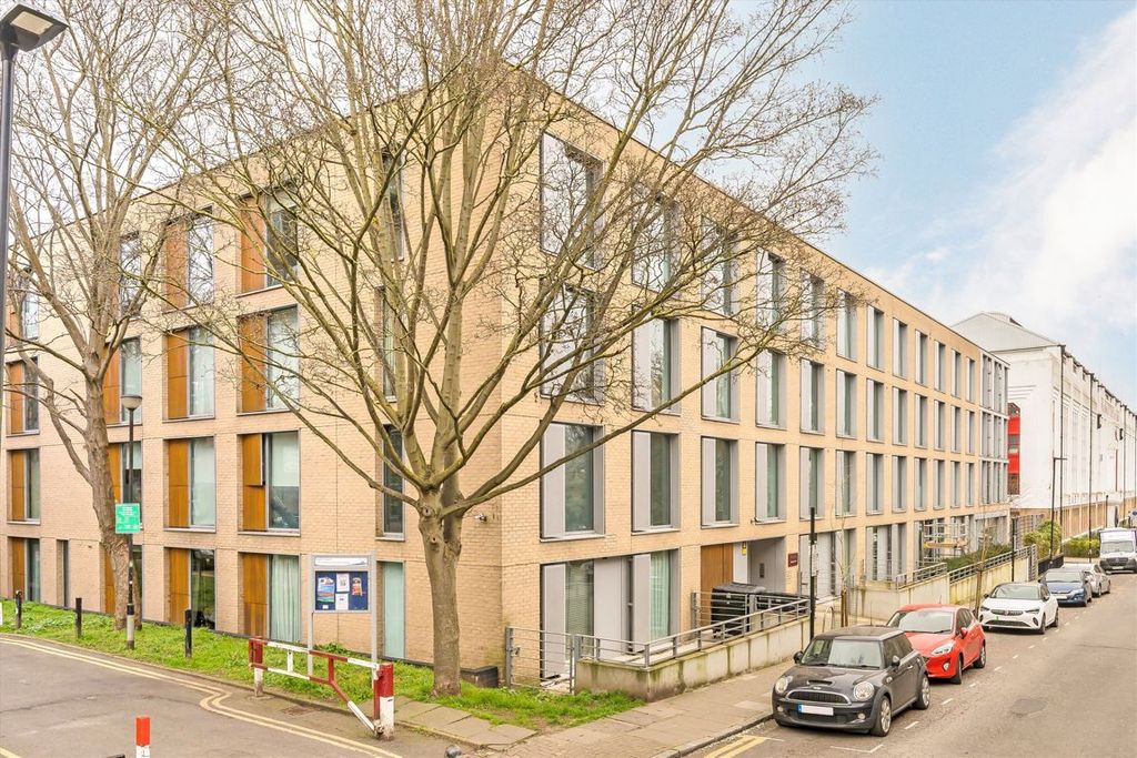 Property photo 2 of 8