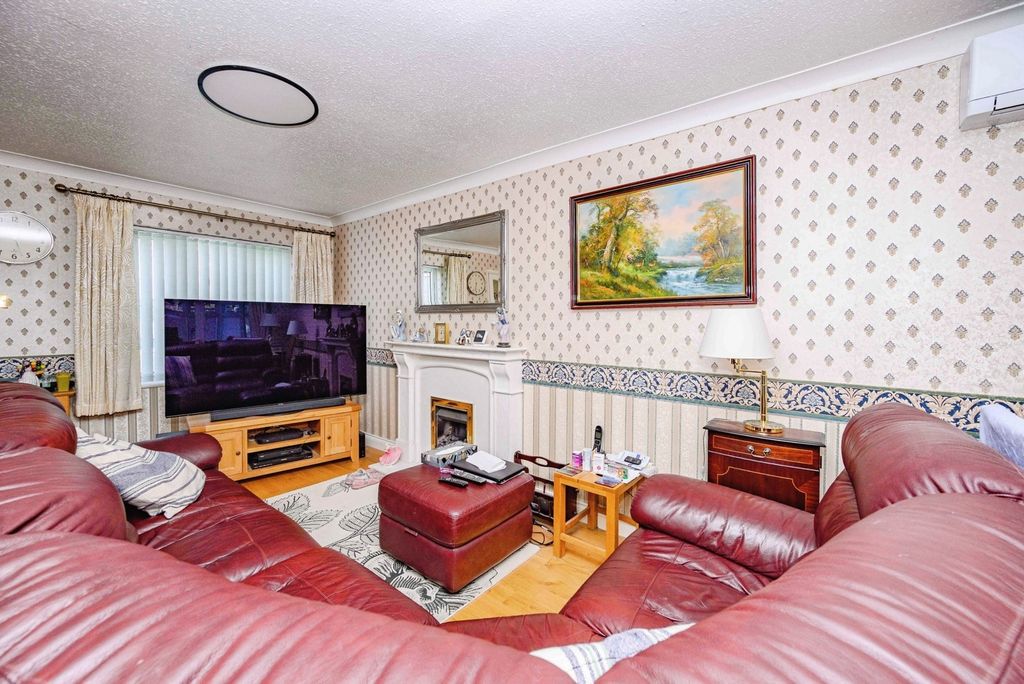 Property photo 2 of 15 Pbox-Img.Jpg