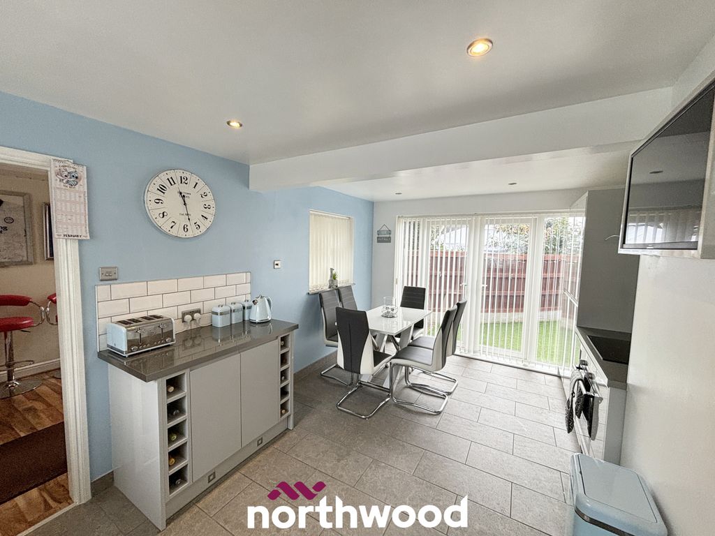 Property photo 2 of 50