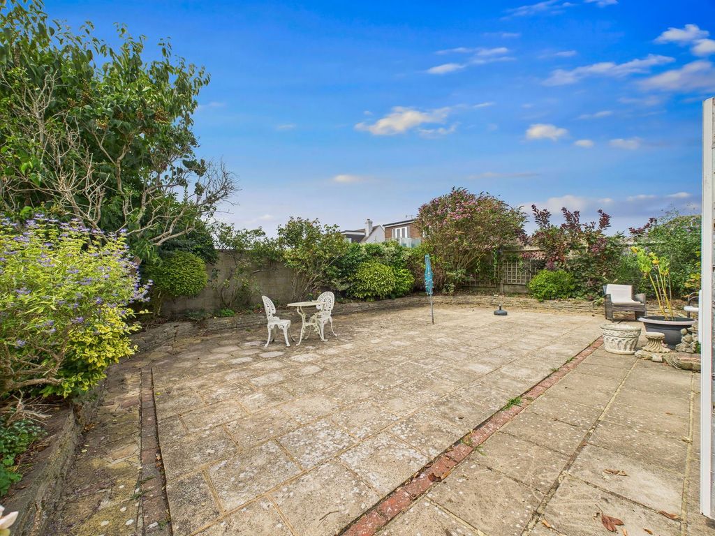 Property photo 3 of 12