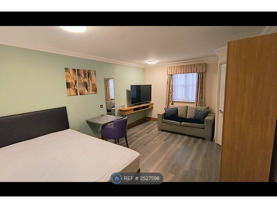 Property photo 1 of 12 Example Studio