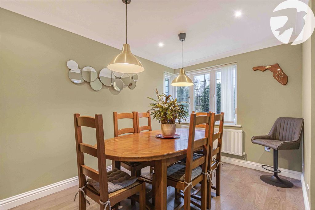 Property photo 3 of 21 Dining Room