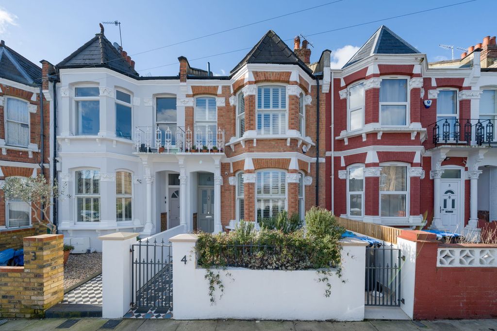 Property photo 2 of 17