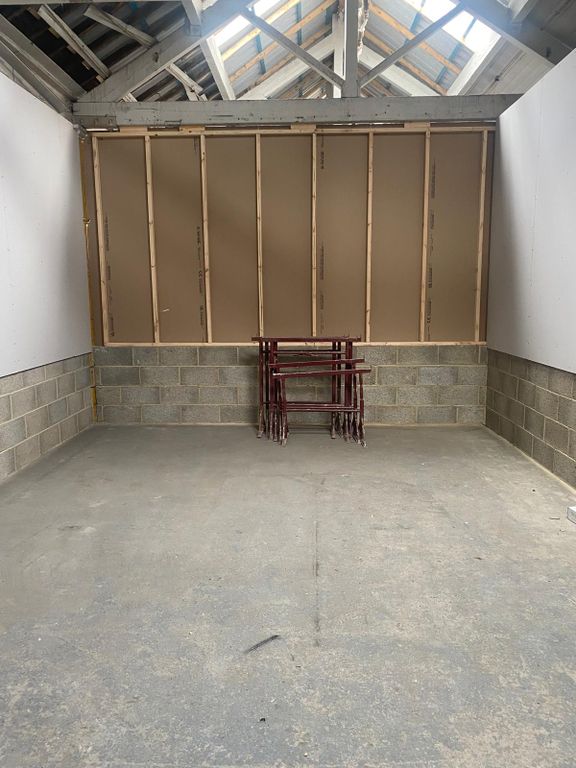 Property photo 1 of 3
