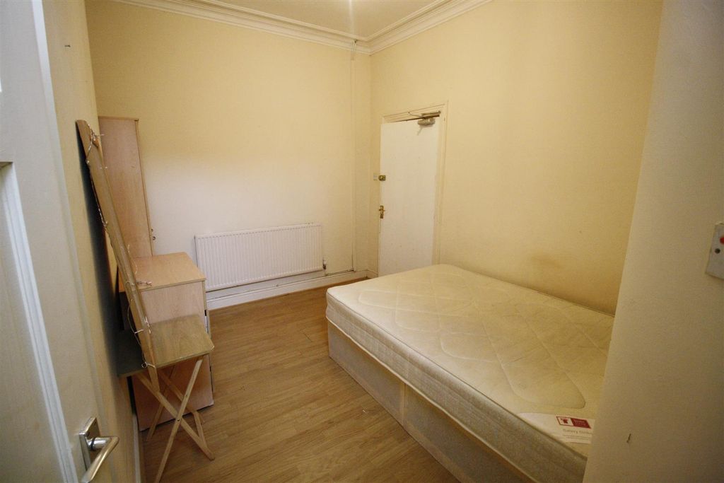 Property photo 2 of 4 Room 2  (2).Jpg