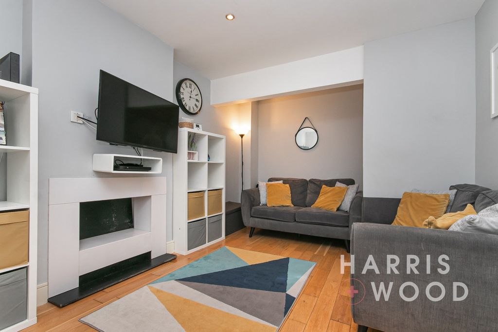 Property photo 2 of 17 3948915