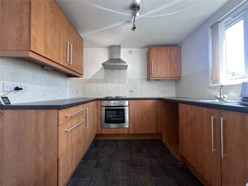 Property photo 3 of 8 Picture No. 21