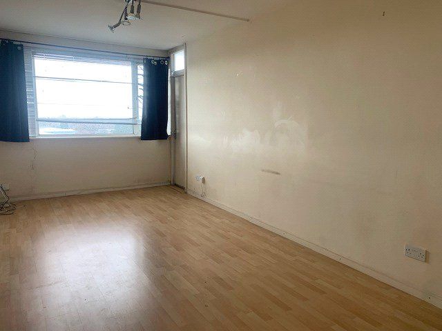 Property photo 2 of 9 Picture No. 22