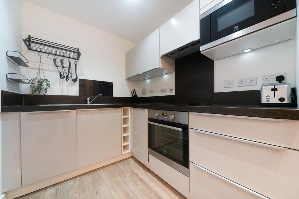 Property photo 1 of 4 2 Bed Flat To Rent Vicarage Road, Croydon Cr0