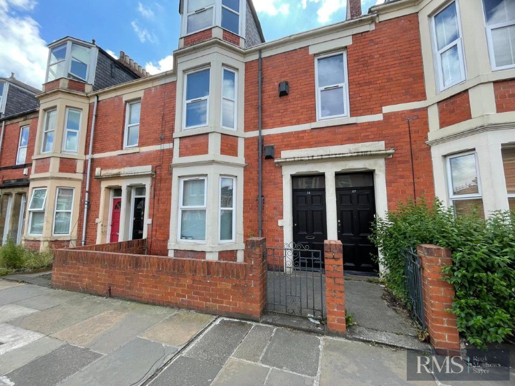 Property photo 1 of 8 Photo 4