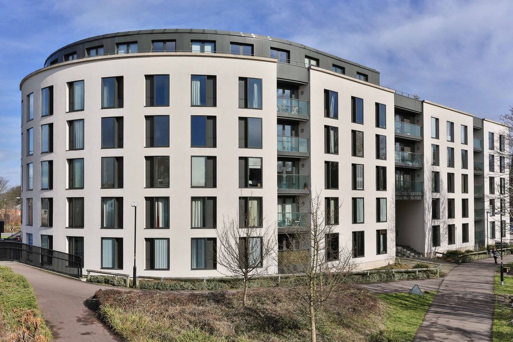 Property photo 1 of 9 Photo 9