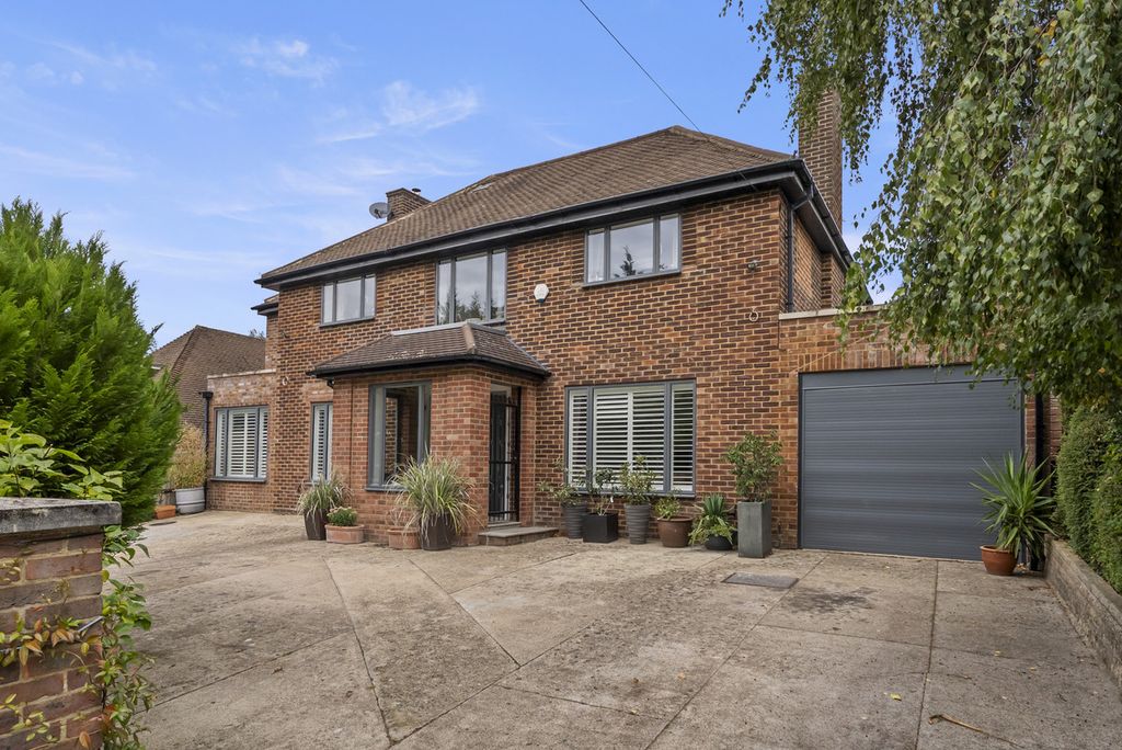 Property photo 1 of 30