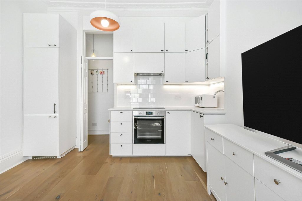 Property photo 3 of 12 Picture No. 16