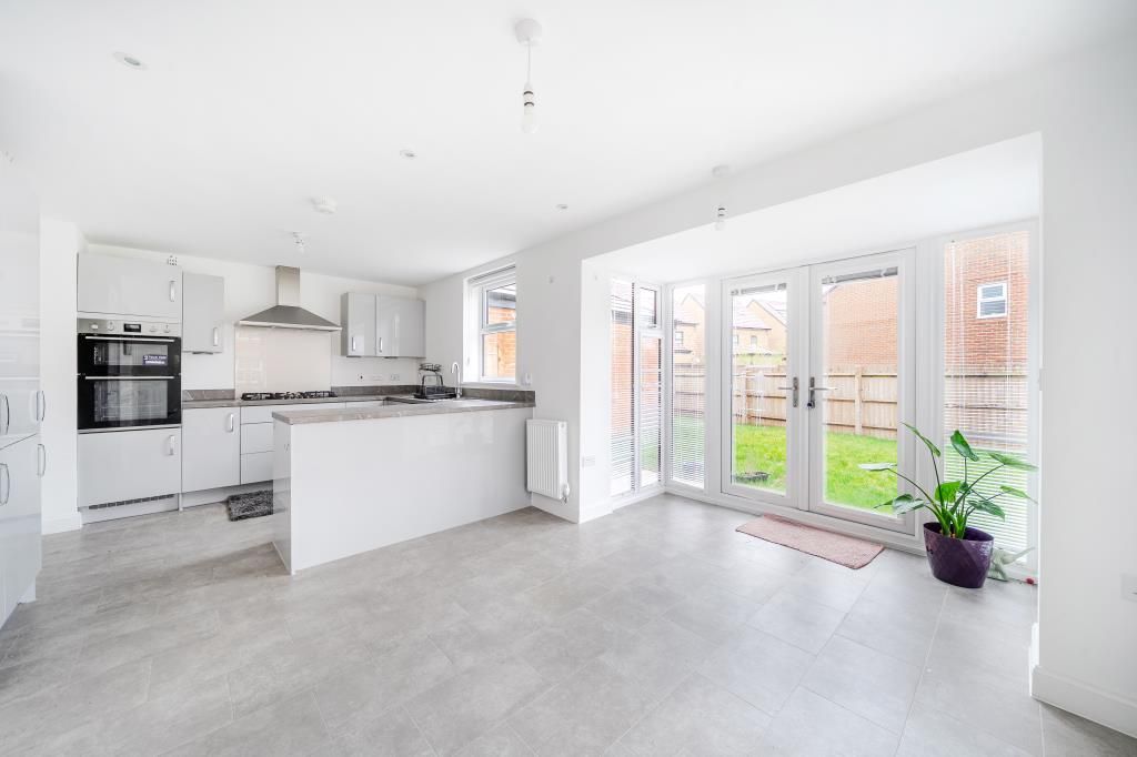 Property photo 2 of 20 Kitchen