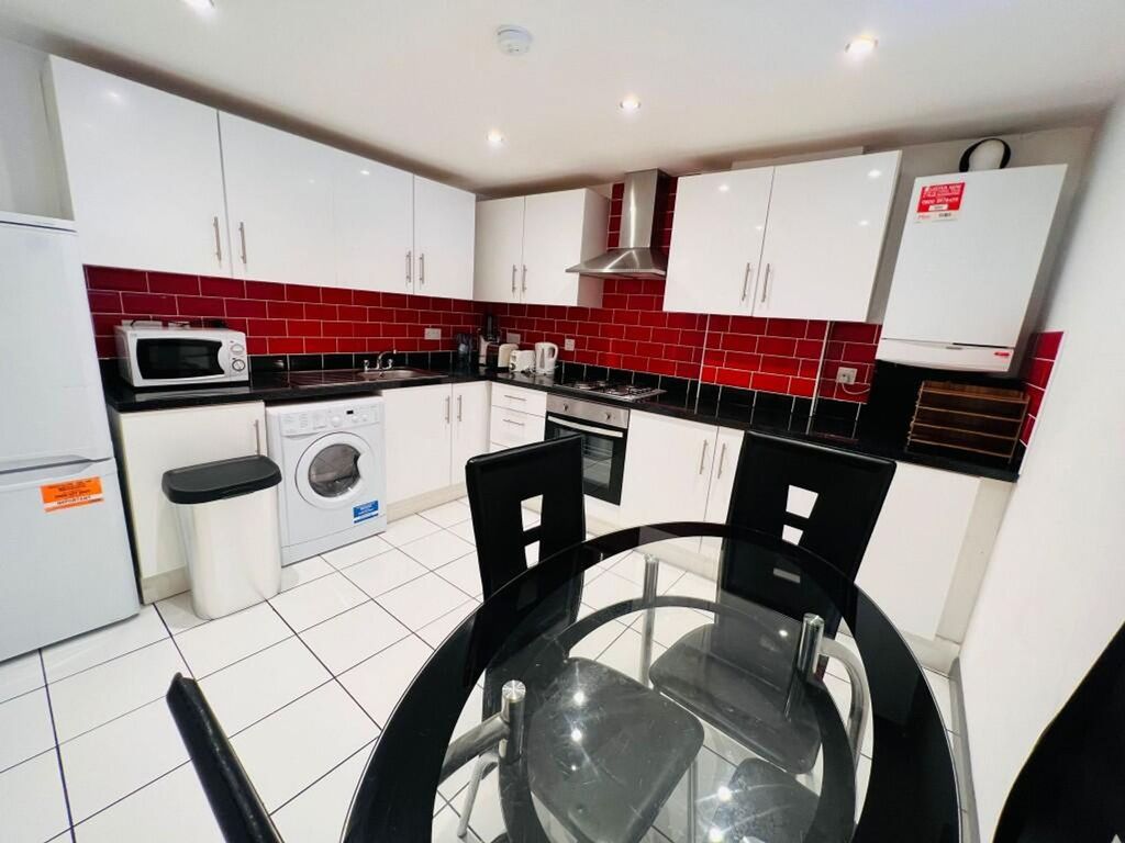 Property photo 3 of 8
