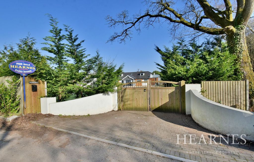 Property photo 1 of 34