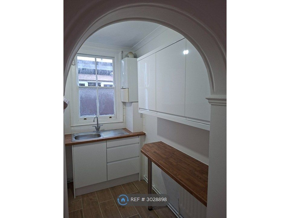Property photo 2 of 16 Kitchen