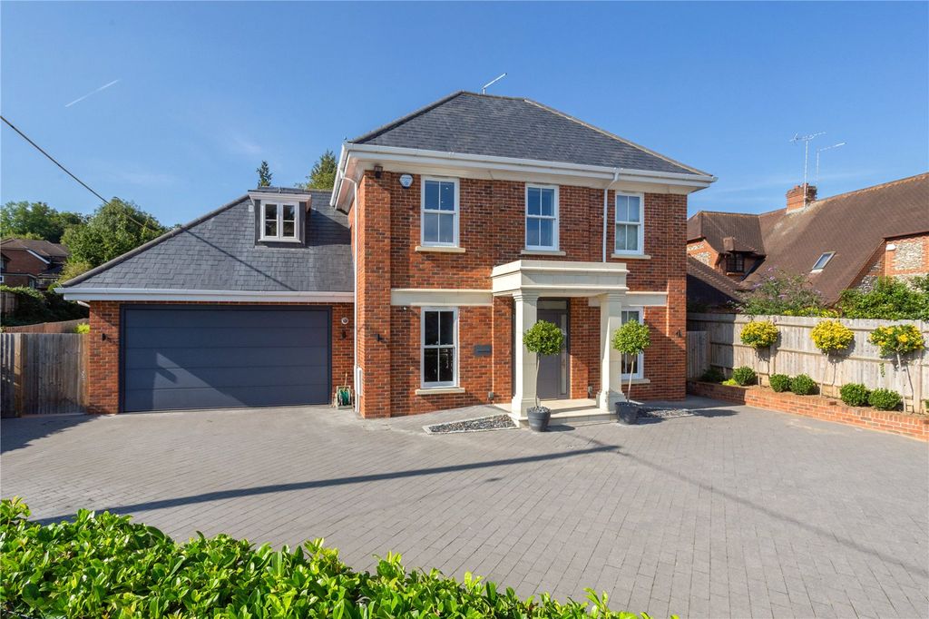 Property photo 1 of 19 Frontage