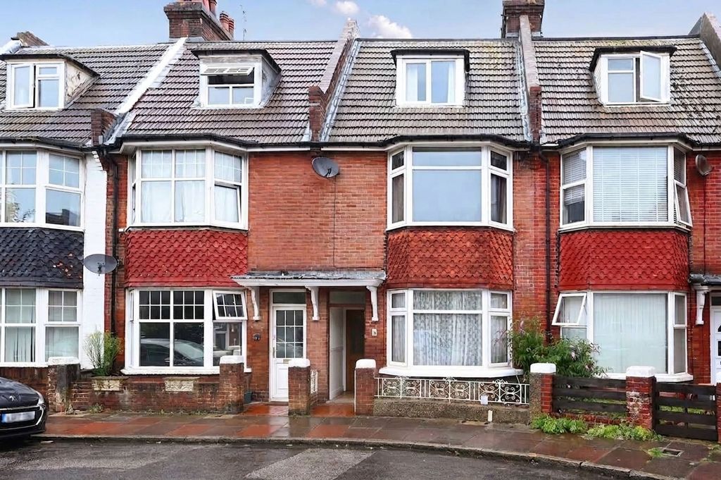 Property photo 1 of 18