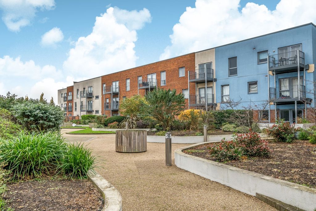 Property photo 1 of 12