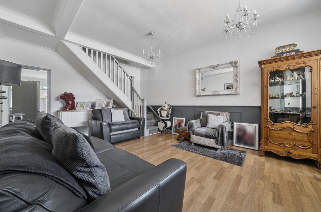 Property photo 2 of 14 1499358-1-6A6A276...