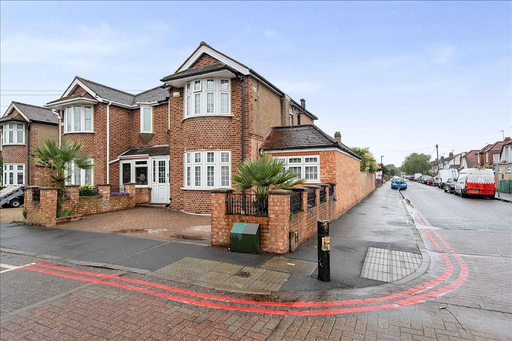 Property photo 3 of 19