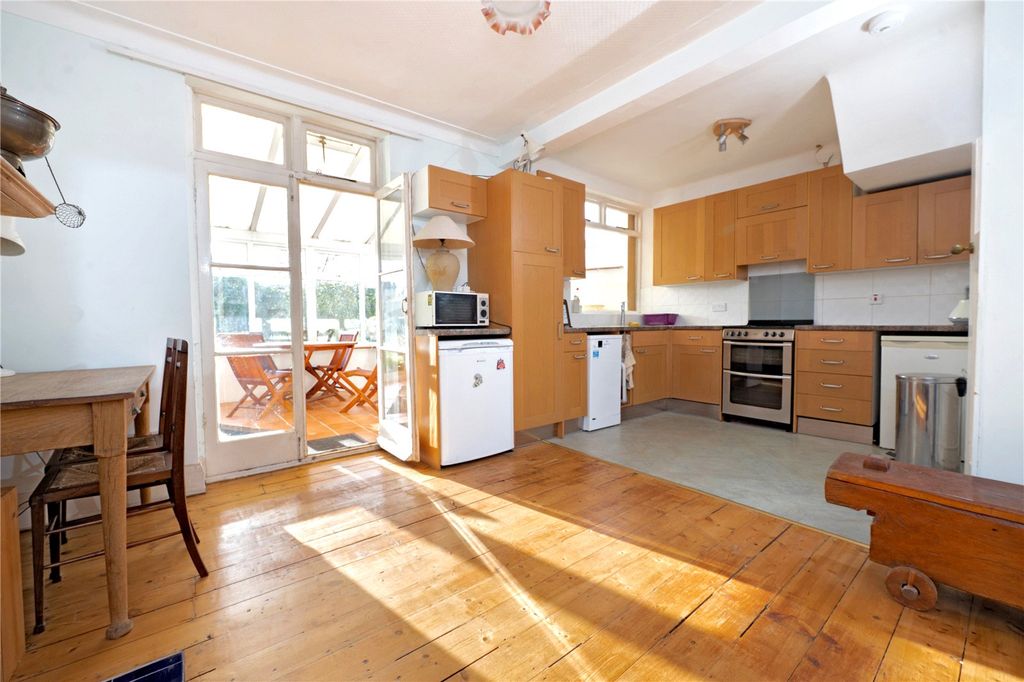 Property photo 3 of 21 Picture No. 5