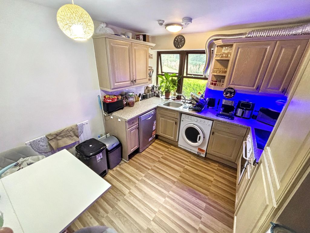 Property photo 3 of 14 Img_4363
