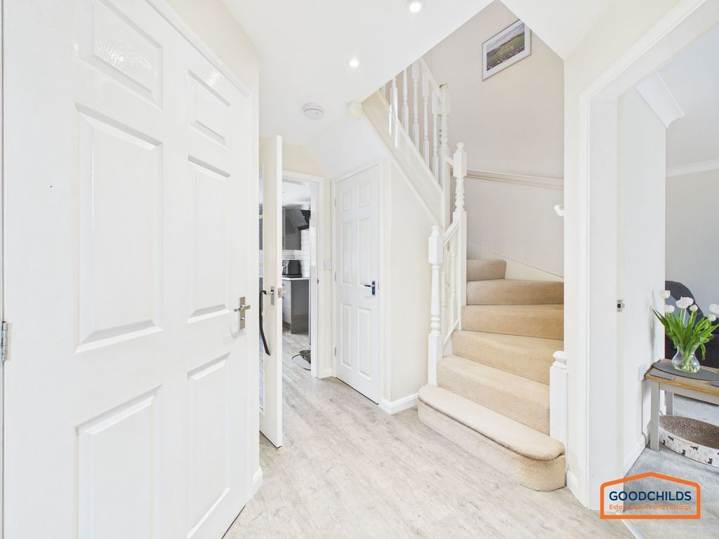 Property photo 2 of 23