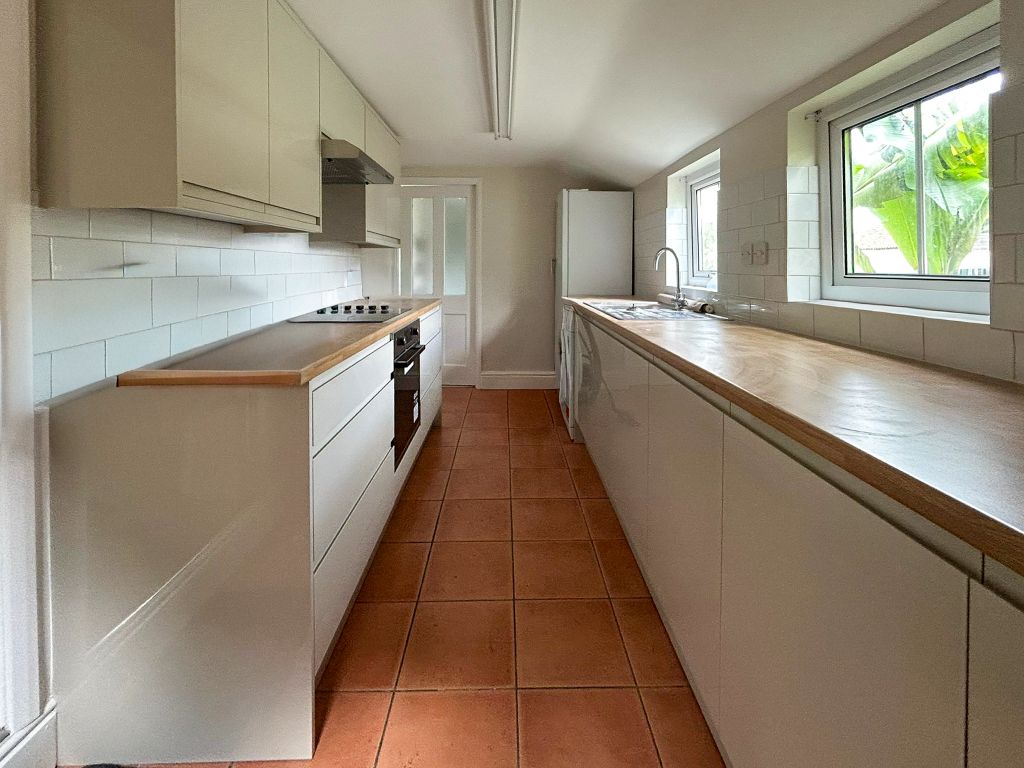 Property photo 3 of 23 Kitchen