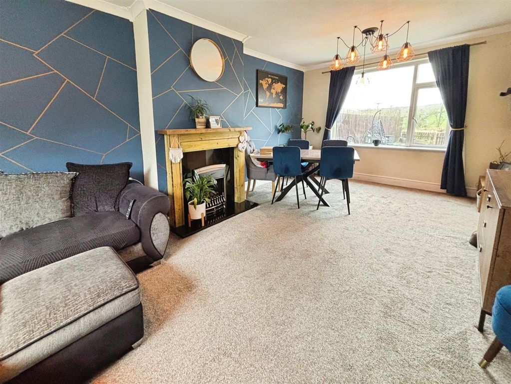 Property photo 3 of 18 Lounge/Diner