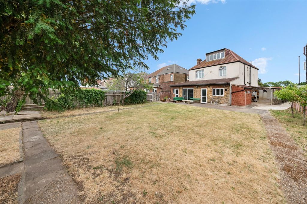 Property photo 2 of 17