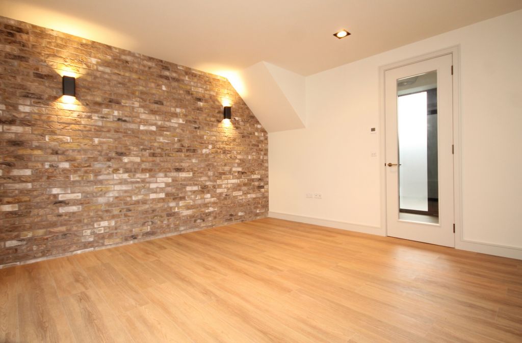 Property photo 2 of 12 Reception