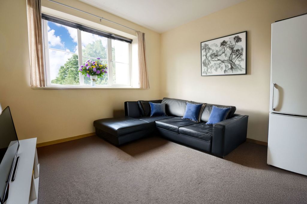 Property photo 3 of 7