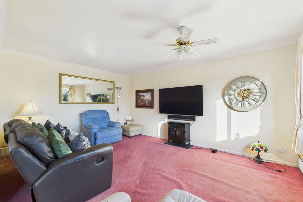 Property photo 3 of 29