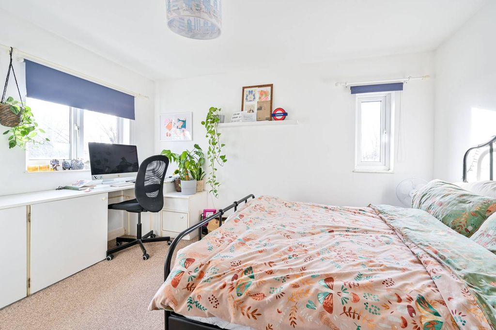 Property photo 3 of 6