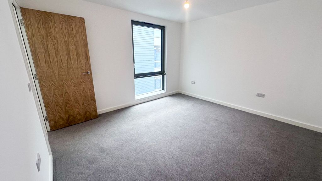 Property photo 3 of 12 Bedroom