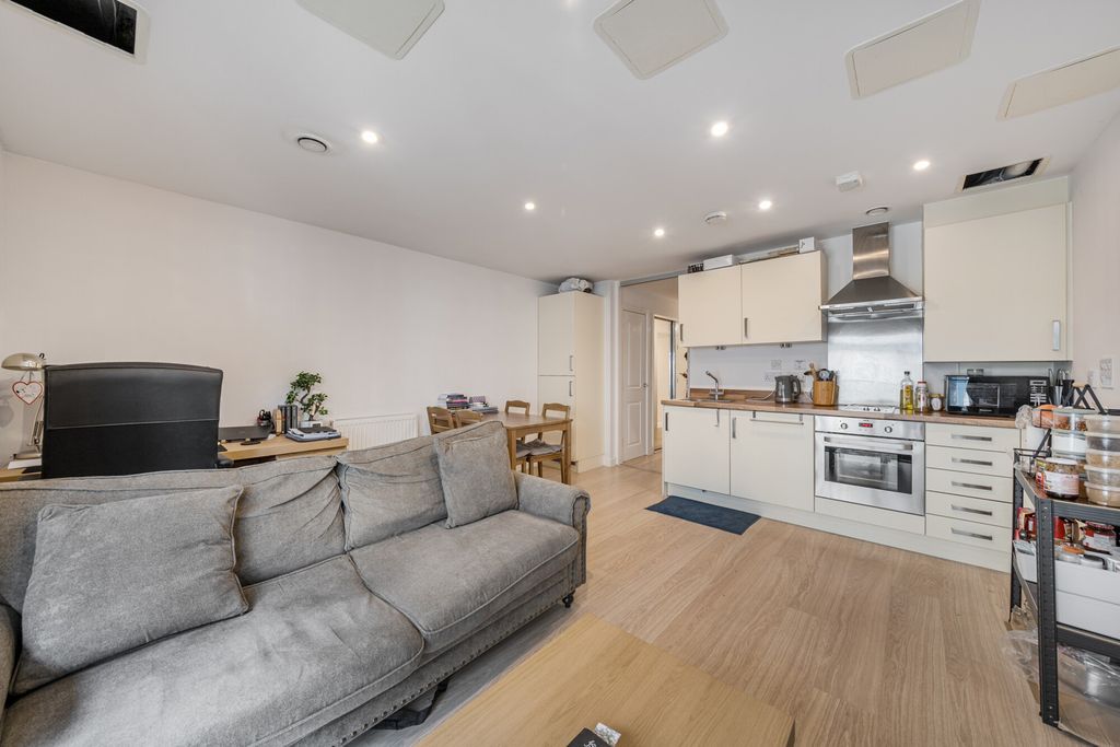 Property photo 1 of 14 1325146-7-6878Ff6...
